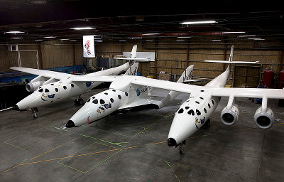 SpaceShipTwo collegata alla nave madre White Knight Two