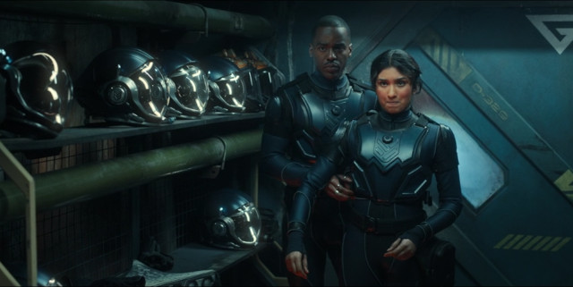 Il Quindicesimo Dottore (Ncuti Gatwa) e Belinda Chandra (Varada Sethu) in Profondità otto chilometri (Immagine cortesia BBC / Disney+)